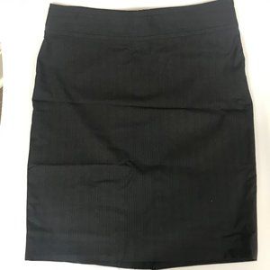 The Limited black pencil skirt w/ back slit size 6